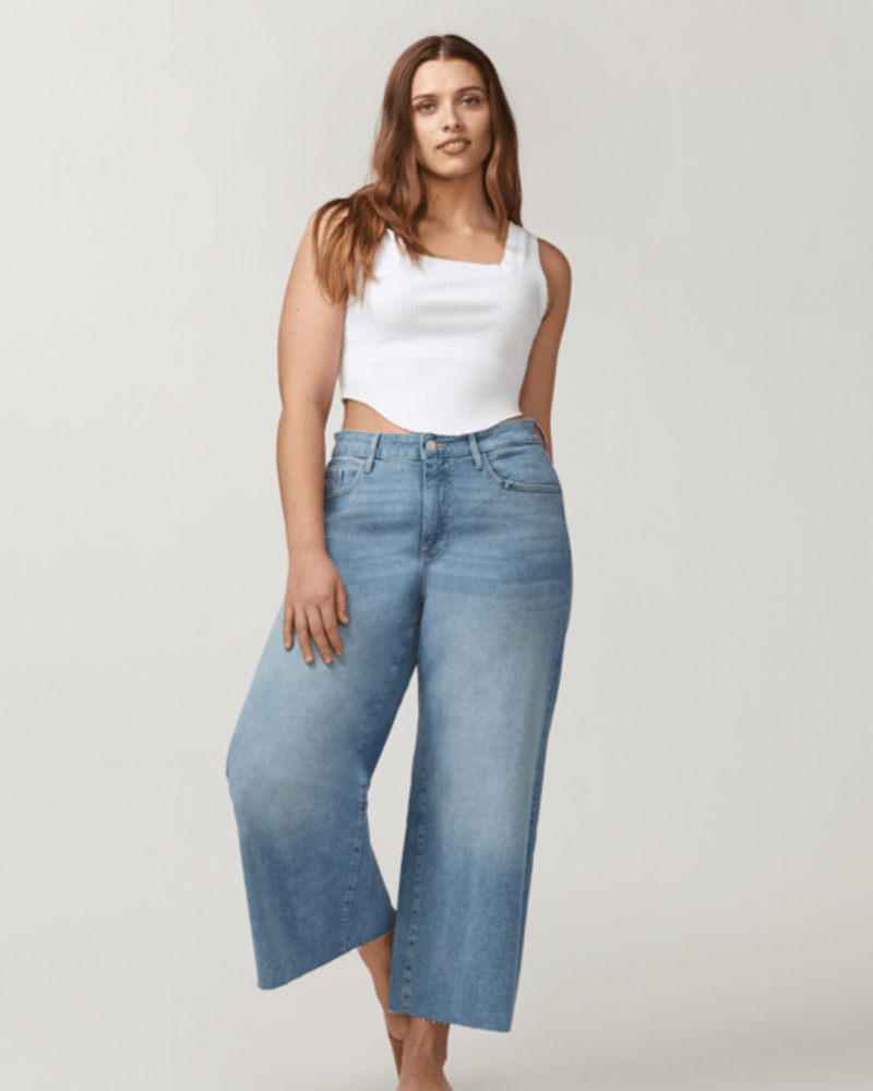 Front of a model wearing a size 14 Niki Wide Leg in Brynn by Warp + Weft. | dia_product_style_image_id:248887